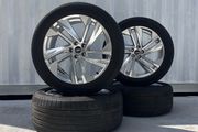 Genuine Audi Q7/SQ7 20" Alloy Wheels.