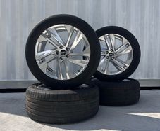 Genuine Audi Q7/SQ7 20" Alloy Wheels.