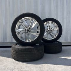 Genuine Audi Q7/SQ7 20" Alloy Wheels.