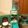 Lol camper with lol toys Image 4