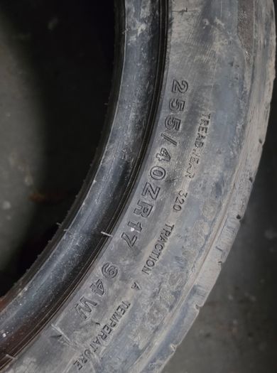 255/40/R17 Tyre 80%