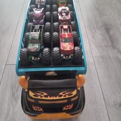 Monster Trucks Transporter and 6 Monster trucks