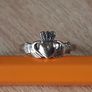 9 ct gold kid's claddagh ring small size Image 2