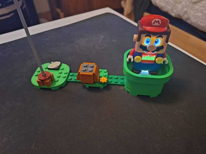 Lego set 71360 Adventures with Mario Starter Course