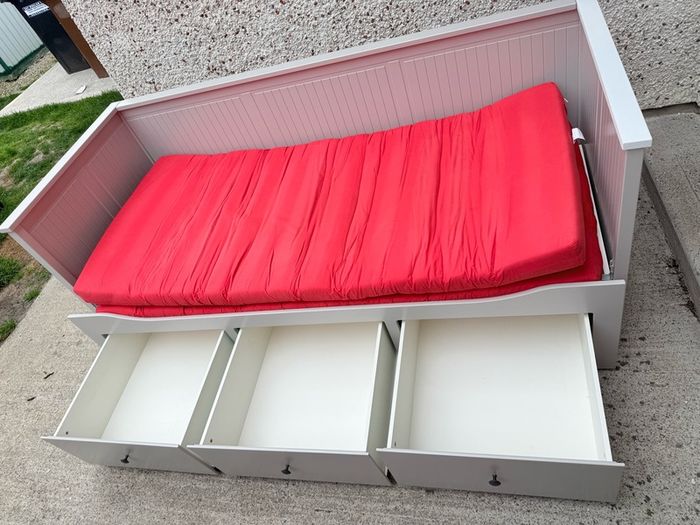 Day bed