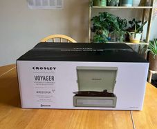 NEW Crosley record player