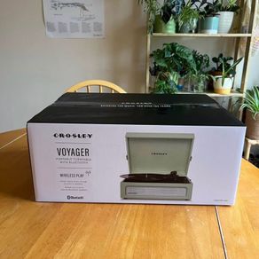 NEW Crosley record player