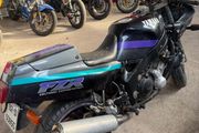 92 fzr 600 breaking or ideal doner/ project