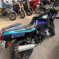 92 fzr 600 breaking or ideal doner/ project