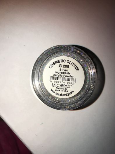 Eye glitters and shimmers
