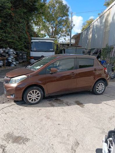 Breaking Toyota vitz 2014 petrol