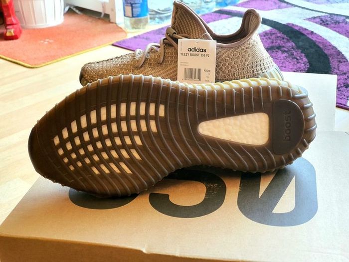 Authentic Brand New Yeezy 350 Eliada UK9
