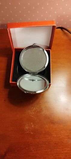 compact mirror