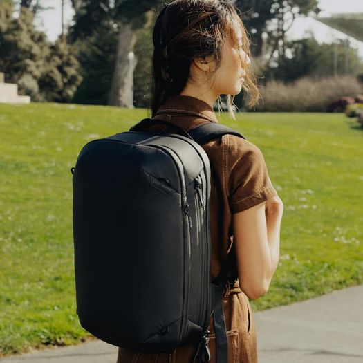 Peak Design - Travel Backpack 20L - Black - Brand New! (RRP 200 Euro!)  [BRAND NEW]