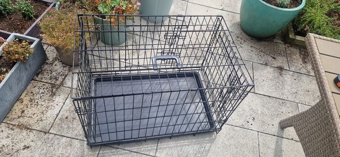 Dog crate