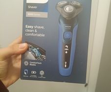 Philips razor 5000 series brand new have 4