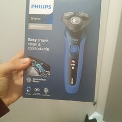 Philips razor 5000 series brand new have 4