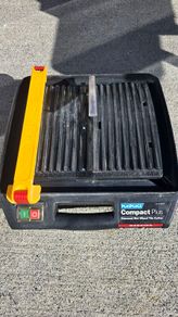 Tile cutter