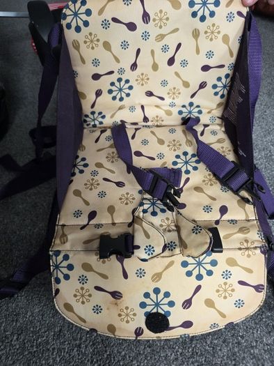 Travel baby feeding chair