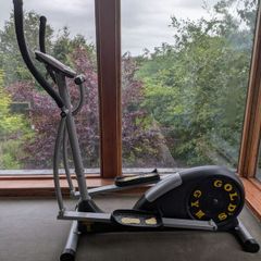 Gold's Gym Cross Trainer