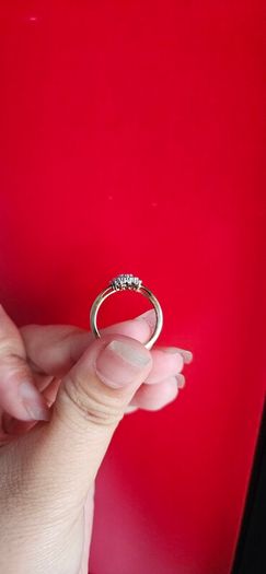 Madison Avenue 9ct Yellow Gold Diamond Band Ring