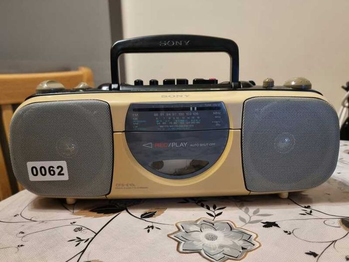 From 1992 Sony CFS-E10L, works perfect. See pictures.
