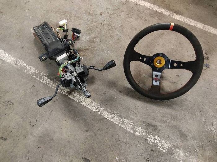 E34 Steering Colm with wheel