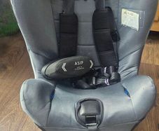 Axkid rear facing car seat