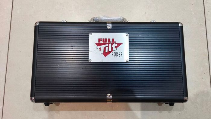 Full Tilt poker set