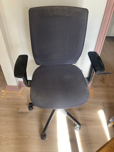 Desk chair