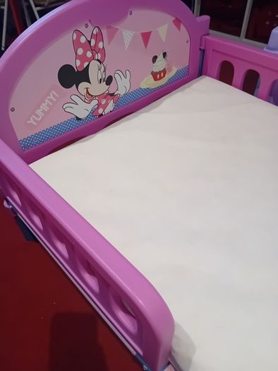 Toddler bed
