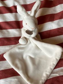 Brand new Doudou Et Compagnie cream rabbit bunny comforter