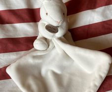 Brand new Doudou Et Compagnie cream rabbit bunny comforter