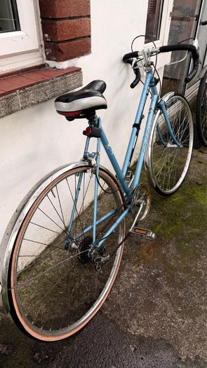 Raleigh road bike vintage excellent condition