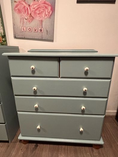 Chest of drawers