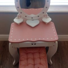 kids dressing table