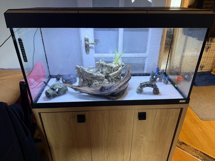 Fluval fish tanks 200 liter