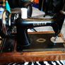 Vintage Singer 99K Sewing Machine - Working, With Accessories Image 2