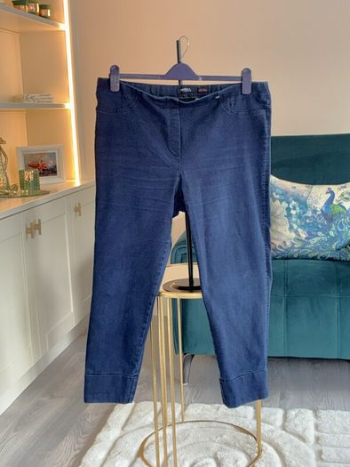 Ladies Navy Cropped Straight Fit Jeans from Robell