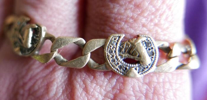 Vintage 9c 375 Solid Yellow Gold Solid Diamonds Cut Horse Shoe with Horses Head Link Bracelet L-6" 8,8 g