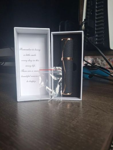 Infurture Brand New Luxury Refillable Perfume Atomizer  Gift Boxed Black Leather & Rose Gold