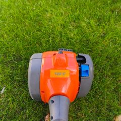 Grass strimmer