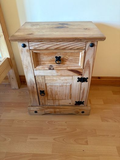 5-piece Corona Mexican Pine bedroom set