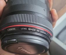 Canon EF 85mm f/1.2L II USM lens
