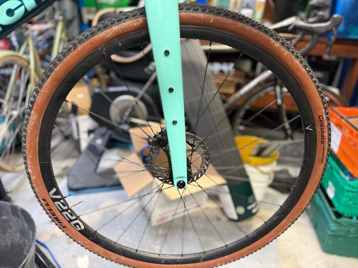 GRX 1X12 Gravel group set. Inc wheels.