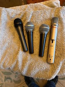Two sm58, one akg c1000, one Seinhiser 825s