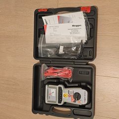 Megger MIT400 2 Insulation Tester