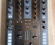Traktor Kontrol Z2 Mixer
