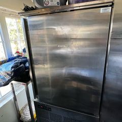 10 grid Blast chiller (needs gas)