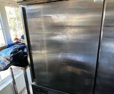 10 grid Blast chiller (needs gas)